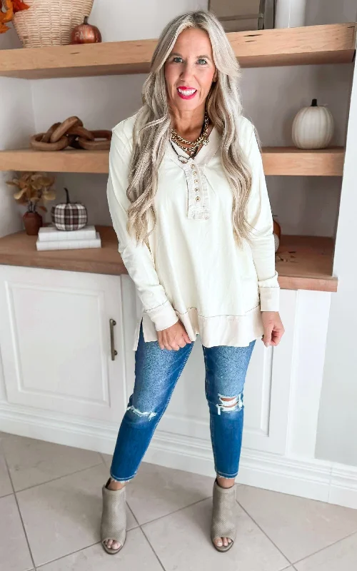 Cream Long Sleeve Solid Knit Pullover